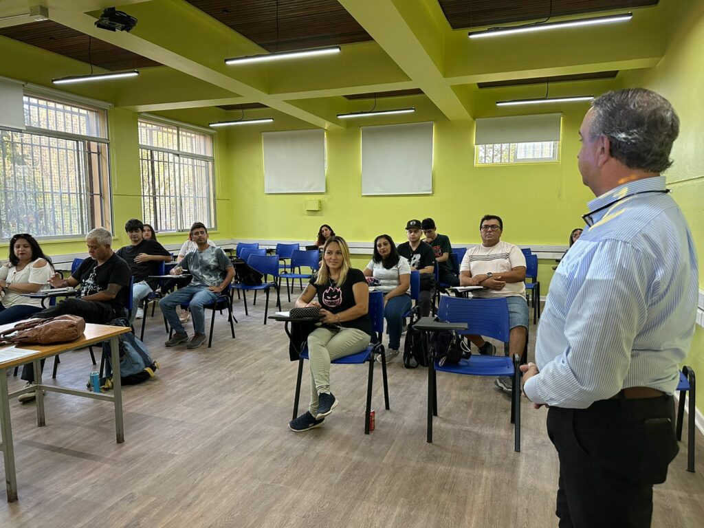 Palabras de bienvenida a los alumnos de Santiago CFT de parte de nuestro Rector Gonzalo Valdés