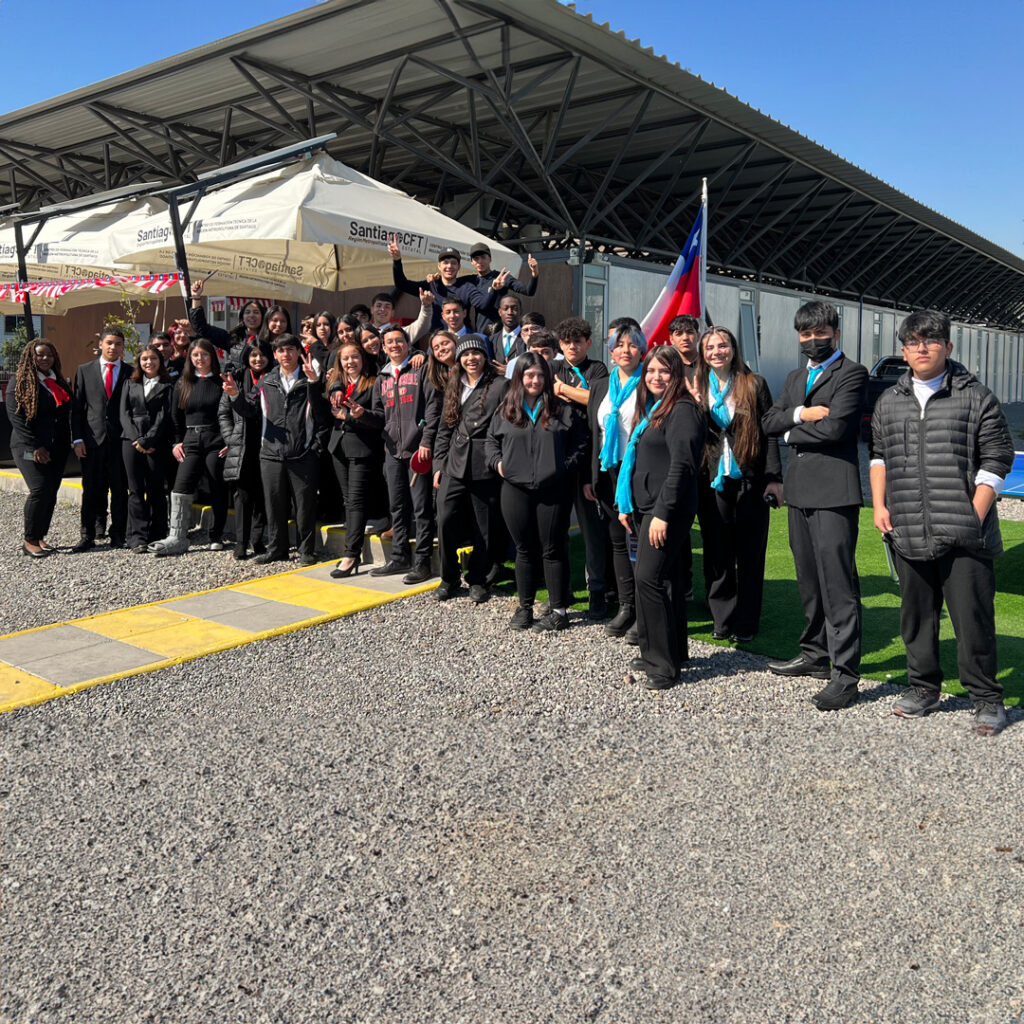 Santiago CFT Recibe la Visita de los Estudiantes de INSUCO I