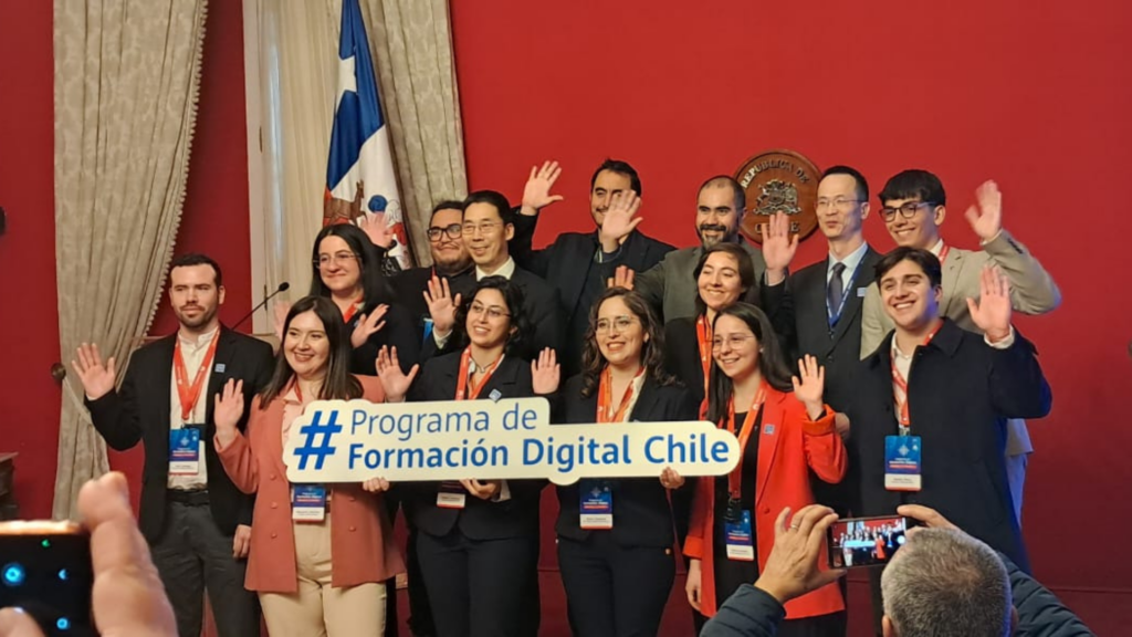 Alumna de nuestro CFT gana beca a China para especializarse en TIC